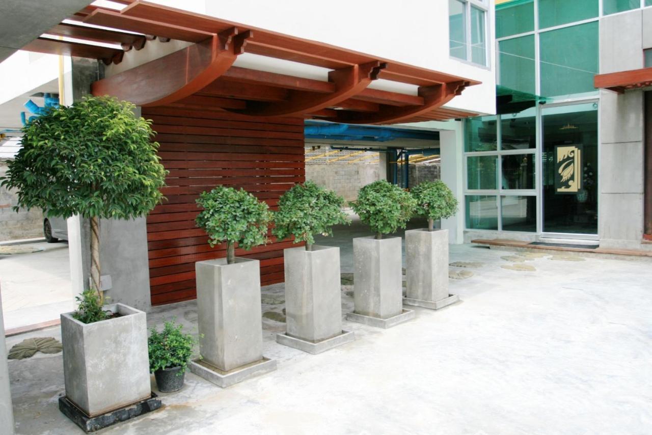 Bansabai Sabaidee Service Apartment Bangkok Exterior foto